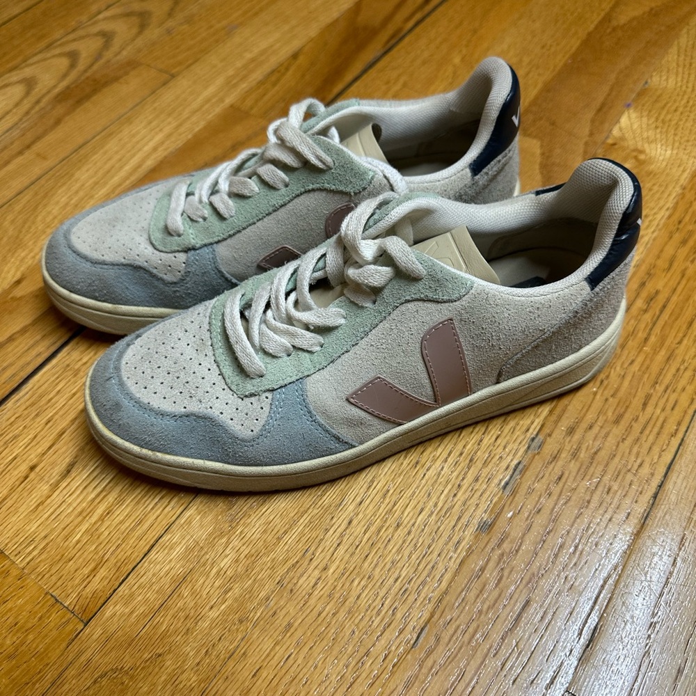 Veja Women's Multicolor Suede Sneakers - Beige, Mint & Grey